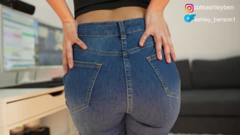 ashley  online show from 20, 12, 2025