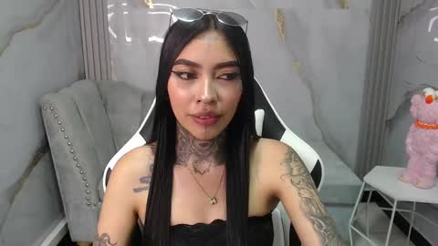 Snapshot of ashley_blum_v chatting on 2, 10, 2025 ashley_blum_v online show from 2, 10, 2025