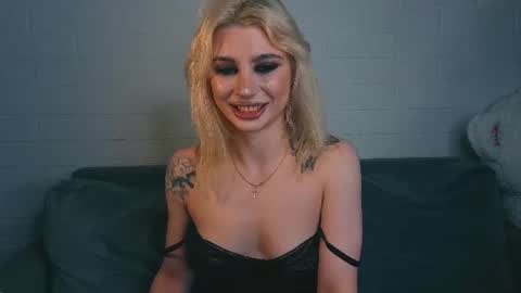 Snapshot of ashley_urban chatting on 19, 6, 2026 Ashley online show from 19, 6, 2026