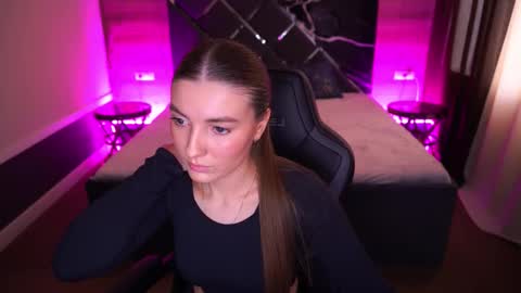 Snapshot of ashleybaee chatting on 12, 11, 2025 ashleybaee online show from 12, 11, 2025