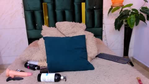 CAMILA online show from 1, 1, 2025