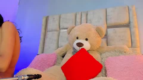 AshleyHill online show from 10, 9, 2025