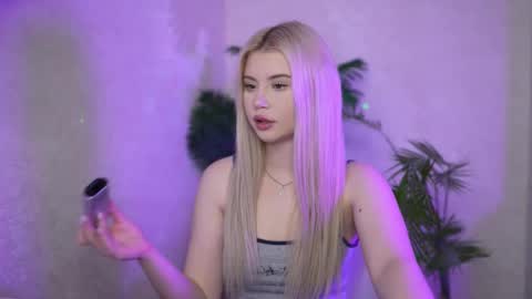 Snapshot of ashleyniko chatting on 3, 10, 2025 AshleyNiko online show from 3, 10, 2025