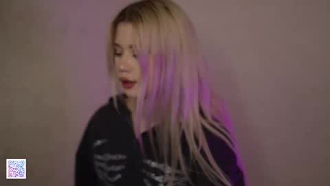 Snapshot of ashleyniko chatting on 14, 11, 2025 AshleyNiko online show from 14, 11, 2025