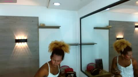 ashleysofiathenison online show from 13, 7, 2026