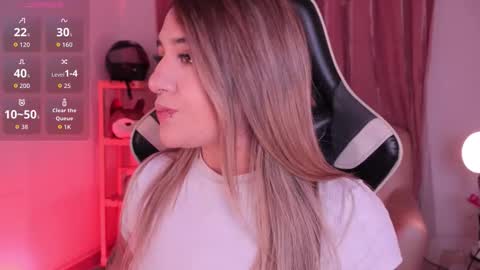 Ashley Lauren online show from 23, 12, 2025