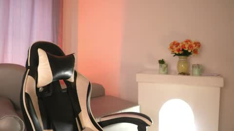 Ashley Lauren online show from 28, 4, 2026