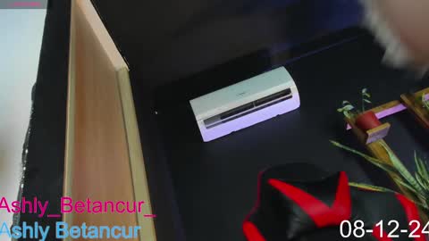 Ashly Betancur  online show from 8, 12, 2024