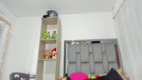 Ashley online show from 28, 2, 2025