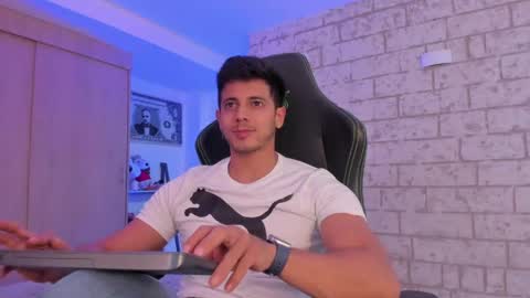 Snapshot of ashton_coleman_ chatting on 7, 5, 2026 my name real is camilo online show from 7, 5, 2026