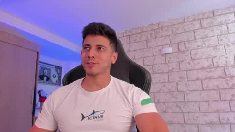 Snapshot of ashton_coleman_ chatting on 27, 5, 2026 my name real is camilo online show from 27, 5, 2026