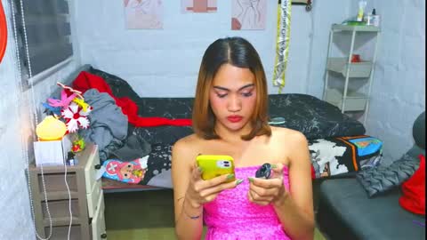 Snapshot of asian_loraine chatting on 19, 2, 2026 LOVELY LORAINE online show from 19, 2, 2026