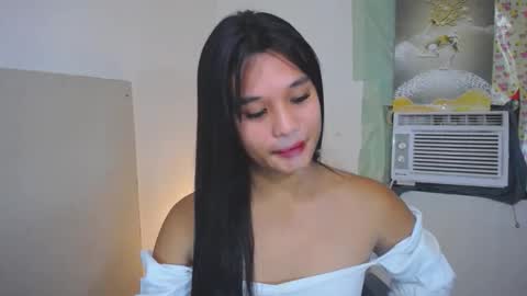 Snapshot of asian_yannie chatting on 24, 10, 2025 Yan online show from 24, 10, 2025