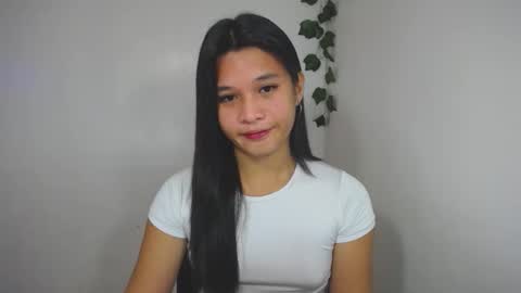 Snapshot of asian_yannie chatting on 25, 11, 2025 Yan online show from 25, 11, 2025