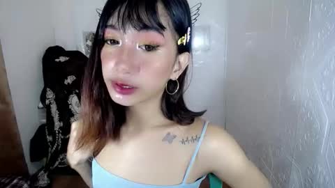 Snapshot of asianbarbie05 chatting on 2, 11, 2025 SOFIA online show from 2, 11, 2025