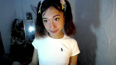 Snapshot of asianbarbie05 chatting on 3, 11, 2025 SOFIA online show from 3, 11, 2025
