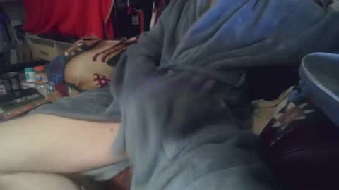 Snapshot of asianlooker chatting on 18, 12, 2024 John online show from 18, 12, 2024