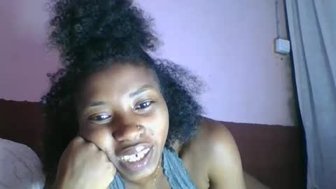 Snapshot of asmiraa chatting on 2, 12, 2025 asmiraa online show from 2, 12, 2025