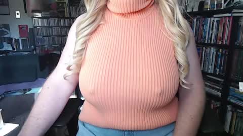 Snapshot of aspen_vale chatting on 28, 9, 2025 Aspen Vale online show from 28, 9, 2025