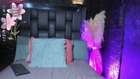 Nahomi  online show from 6, 1, 2026