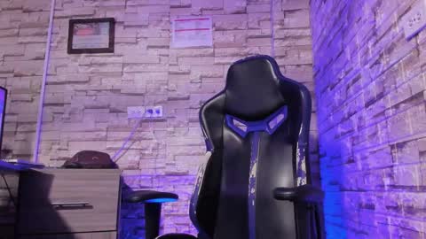 Derek online show from 17, 10, 2025
