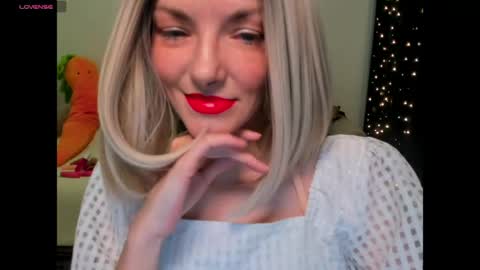 Snapshot of asteris_stella chatting on 5, 5, 2026 Asteris online show from 5, 5, 2026