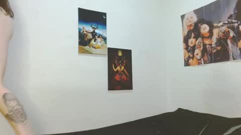 Asterothxznikki online show from 11, 1, 2026