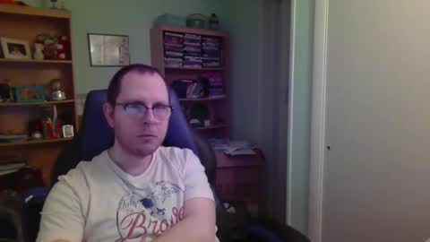 Snapshot of astg94 chatting on 22, 12, 2025 Andrew or Smiley Read the message in bold above the bio design for info on the situation. online show from 22, 12, 2025