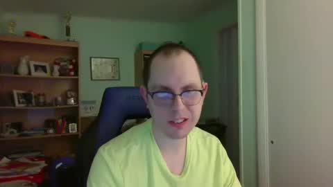 Andrew or Smiley Read the message in bold above the bio design for info on the situation. online show from 28, 5, 2026