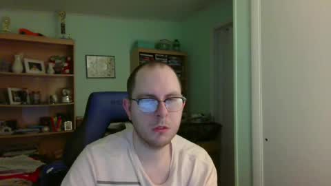 Andrew or Smiley Read the message in bold above the bio design for info on the situation. online show from 25, 6, 2026