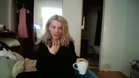 Snapshot of astorialove chatting on 5, 3, 2025 AstoriaLove online show from 5, 3, 2025