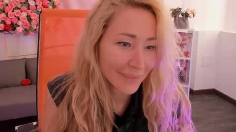 astramonroe online show from 26, 3, 2026