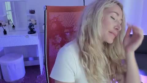 astramonroe online show from 30, 7, 2026