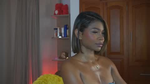 Snapshot of astrea_1 chatting on 9, 11, 2025 Astrea online show from 9, 11, 2025