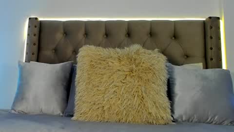 Snapshot of atenea_erotic chatting on 5, 1, 2025 Atenea Hank online show from 5, 1, 2025