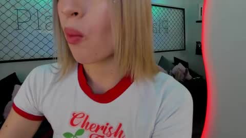 Snapshot of atenea_klett_ chatting on 4, 2, 2025 ATENEA online show from 4, 2, 2025
