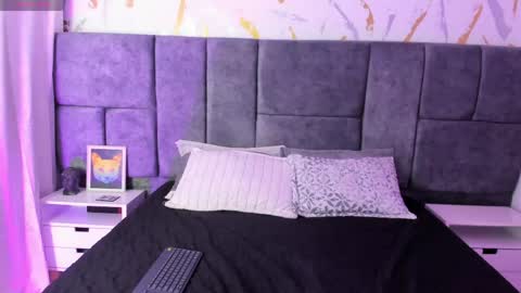 atenea velle online show from 24, 4, 2026