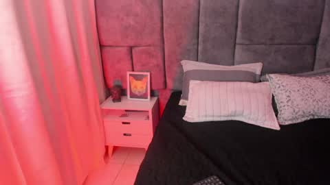 atenea velle online show from 28, 4, 2026