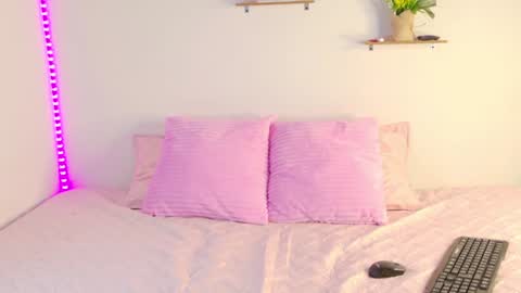 ATENEA MAKRI online show from 28, 1, 2025