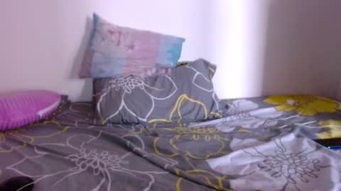 Snapshot of athleticboy2026 chatting on 6, 11, 2025 Robin online show from 6, 11, 2025