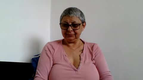 Snapshot of atikaarea chatting on 9, 5, 2026 atikaarea online show from 9, 5, 2026