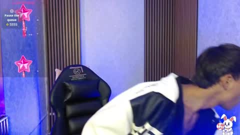 Snapshot of atlas_tay chatting on 5, 4, 2026 Atlas tay online show from 5, 4, 2026