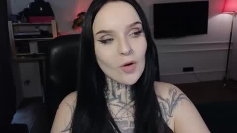 online every day between 10am-23pm online show from 18, 7, 2026