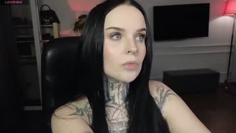 online every day between 10am-23pm online show from 22, 7, 2026