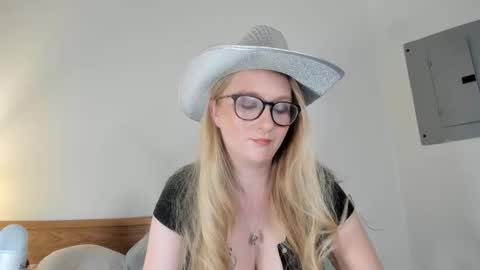 AudreyAlien online show from 1, 11, 2025
