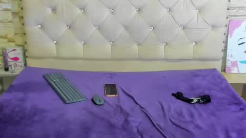 Snapshot of aura_love69 chatting on 5, 2, 2025 Monii Yi online show from 5, 2, 2025