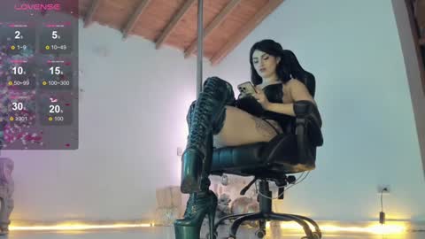 aura online show from 20, 12, 2024