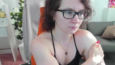 Snapshot of aureliagleam chatting on 1, 6, 2026 Aurelia online show from 1, 6, 2026