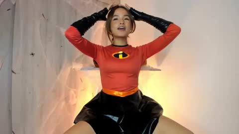 Snapshot of aurora_bunnie chatting on 28, 10, 2025 Sharith online show from 28, 10, 2025