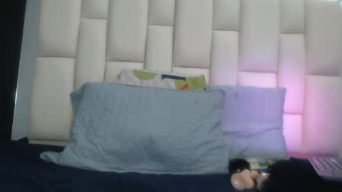 auroraa_miller online show from 9, 1, 2025